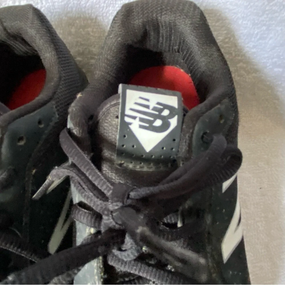 New Balance Cleats Shoes Boys Size 6 Black Lace Up Sneakers - Picture 4 of 10